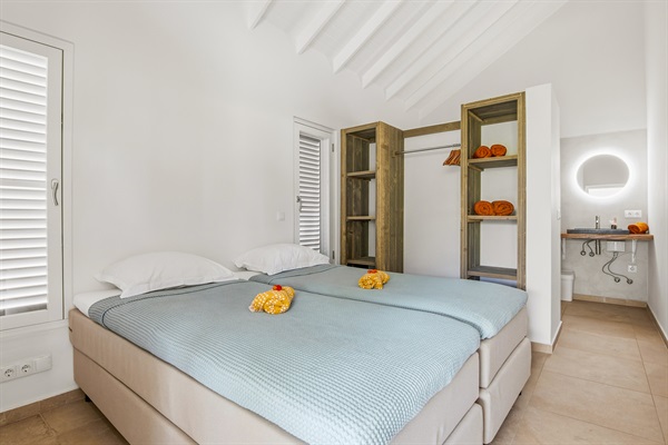 Villa Blenchi - Bedroom 2 | Ensuite