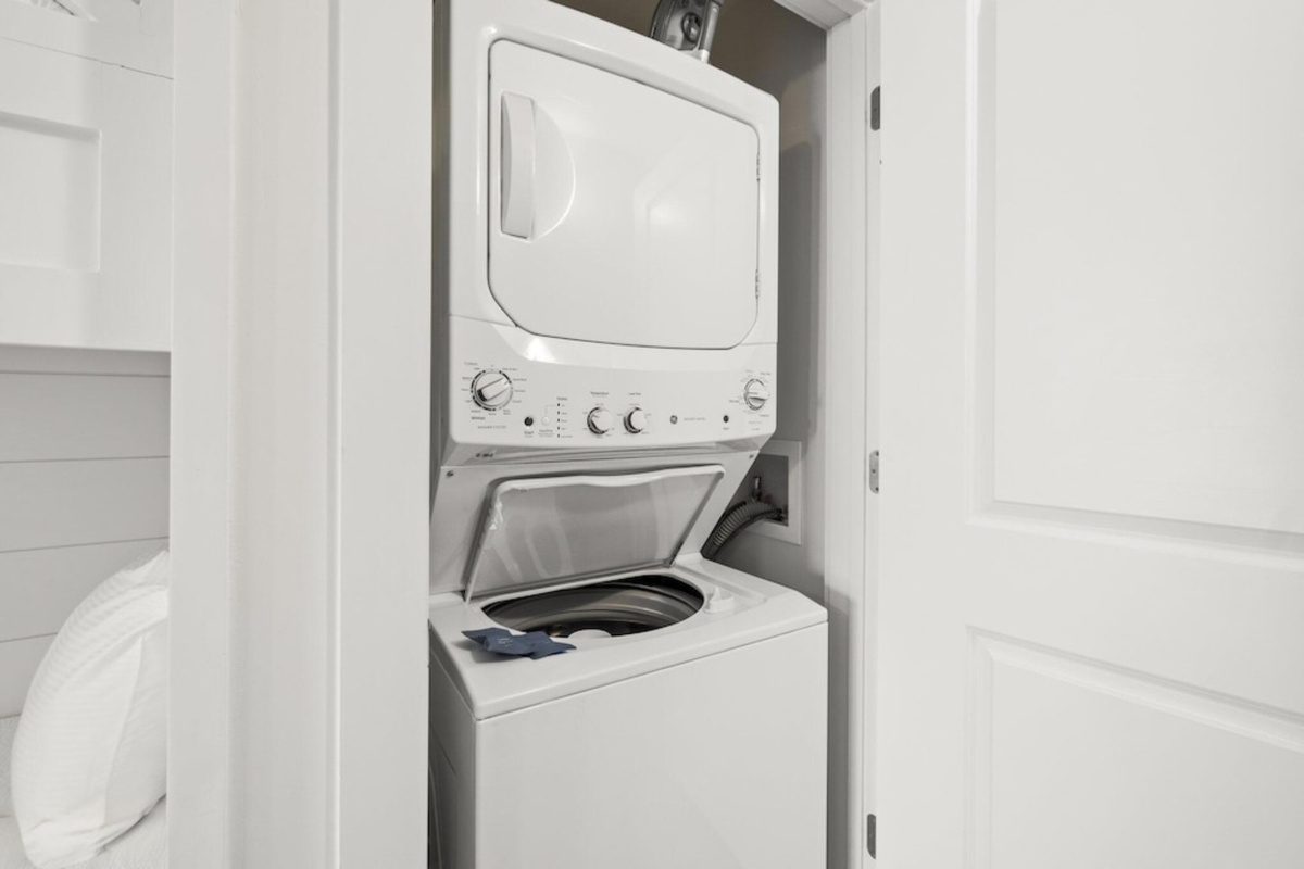 Washer/Dryer in hall