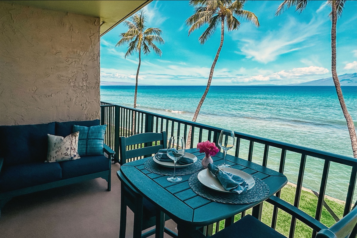 Al fresco dining with a side of endless ocean - your table awaits