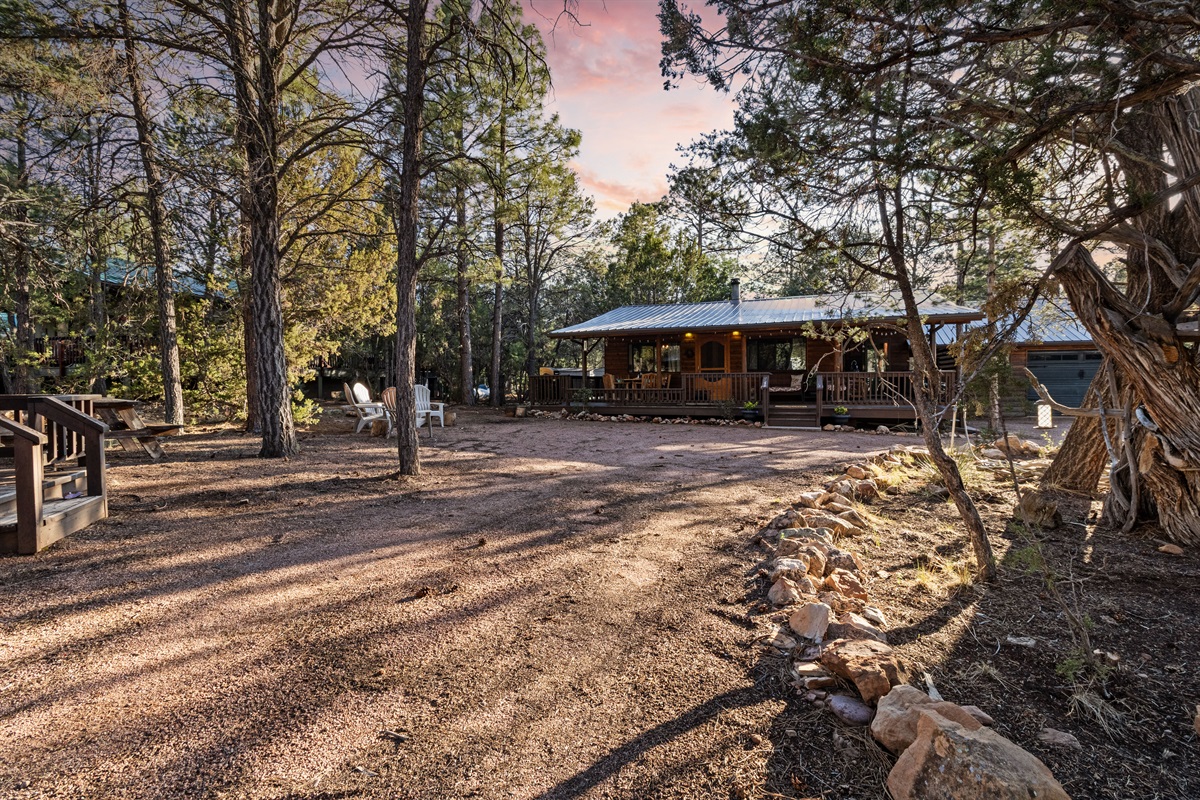 Book your stay at Crooked Pine Lodge today!
