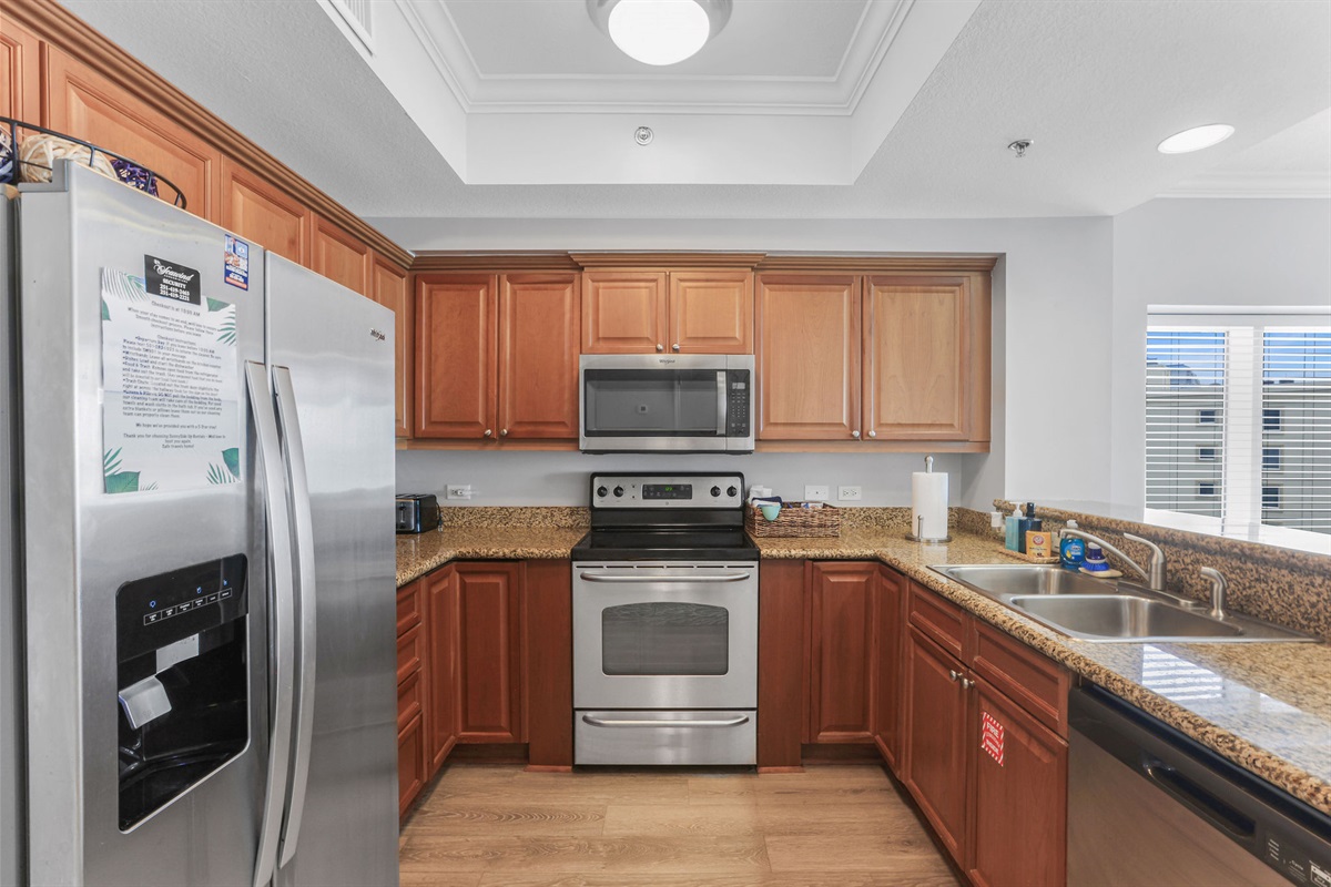 Fully Stocked Kitchen