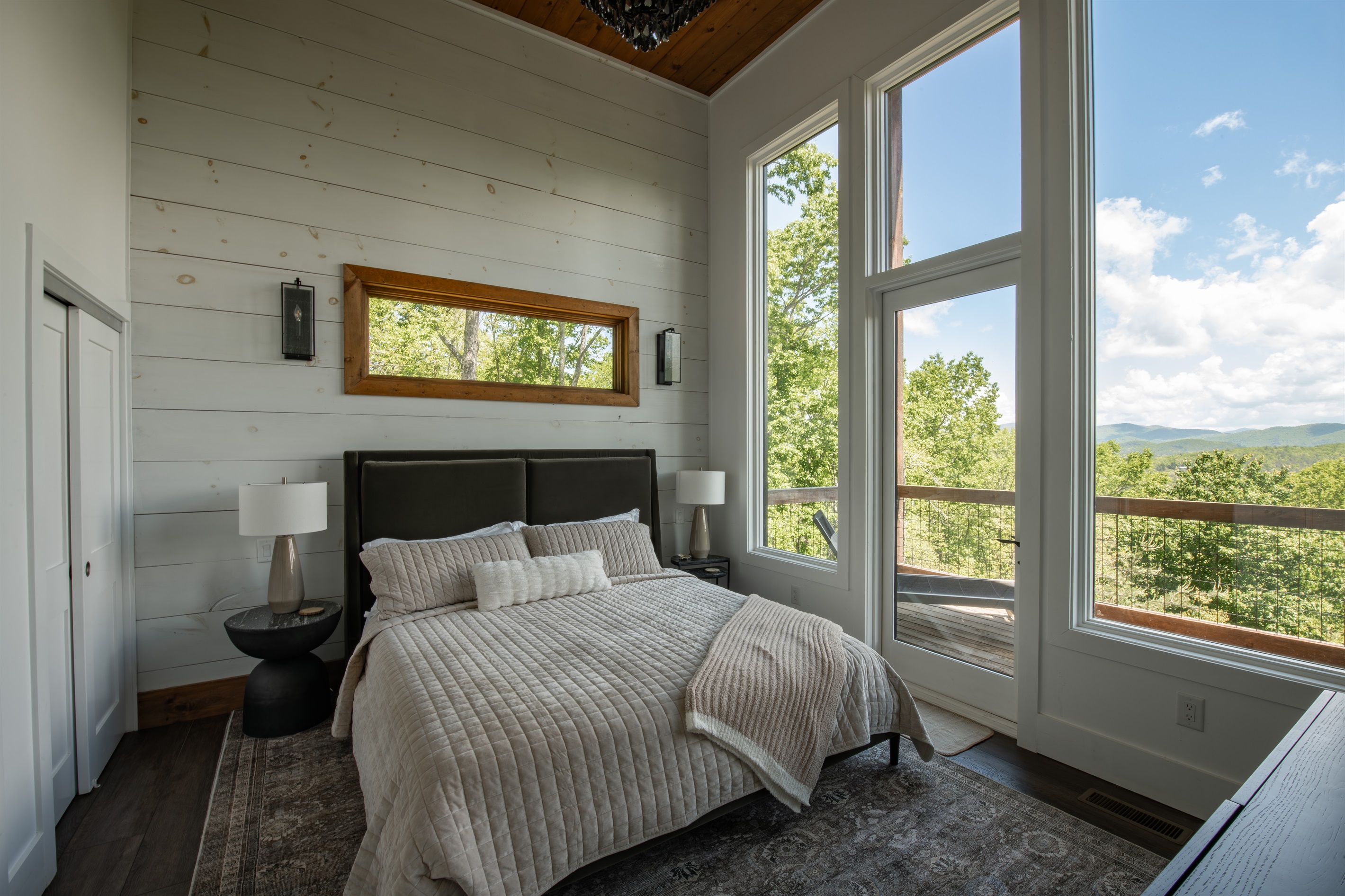 King Suite 2 | Light-filled suited with balcony and framed mountain views