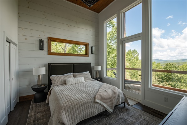 King Suite 2 | Light-filled suited with balcony and framed mountain views