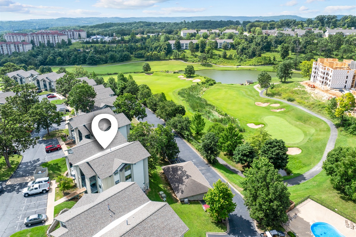 📍 The Greens at Thousand Hills—nestled right on the golf course, offering quiet surroundings just one block off the Branson Strip.