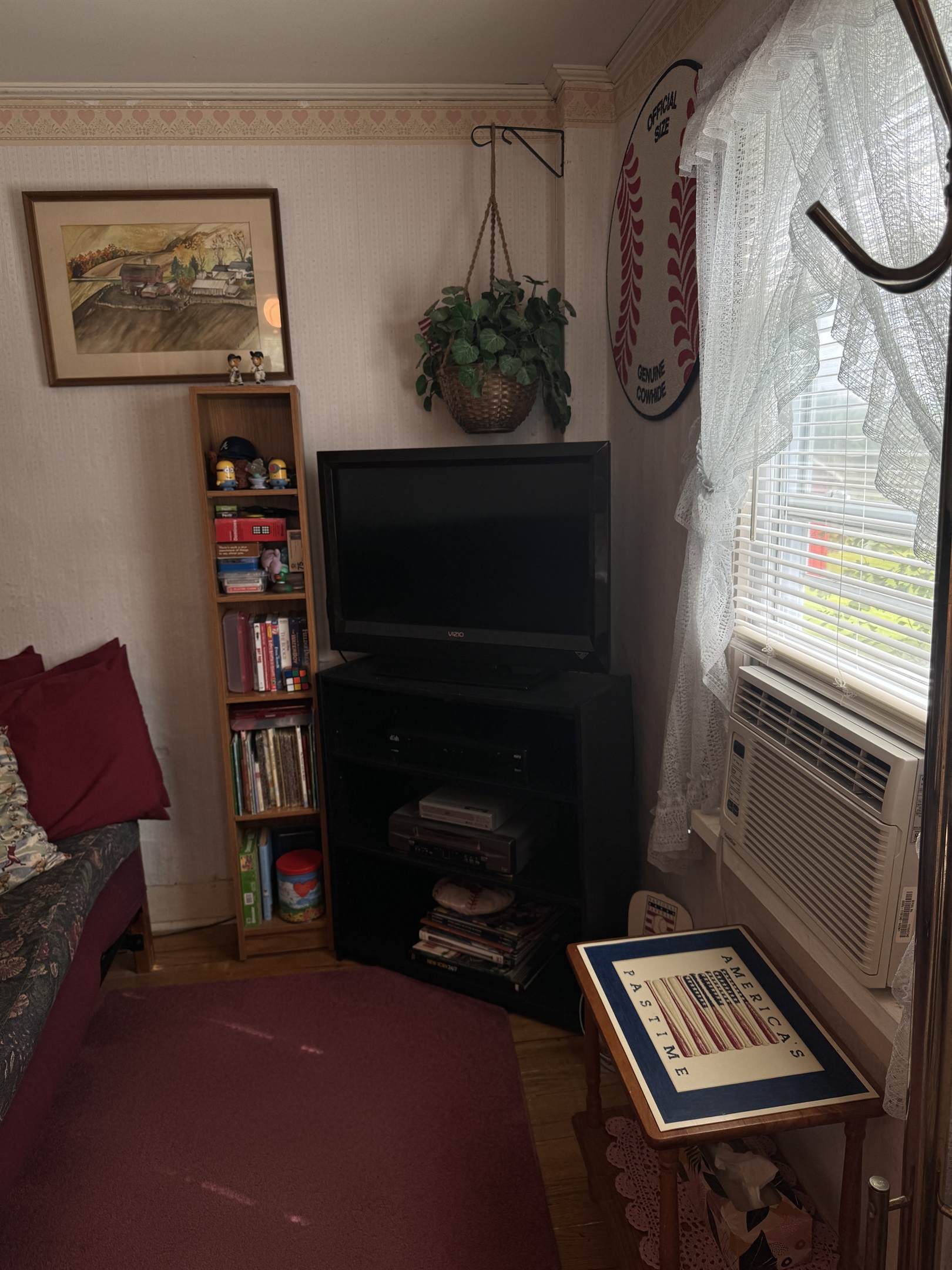 Lounge area in Queen bedroom