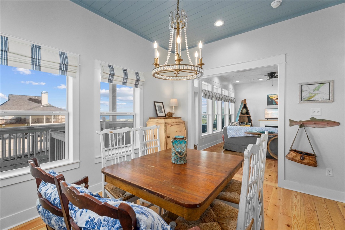 f80ff08a415b4ed2b2329a79f021da6e Large | Beachhouse | Texas | TX | Vacation Homes | Galveston | Crystal Beach | Kokomo | Breezy Days | Beachfront Elegance | Sunrise Serenity | Southern Sands Property Management, LLC
