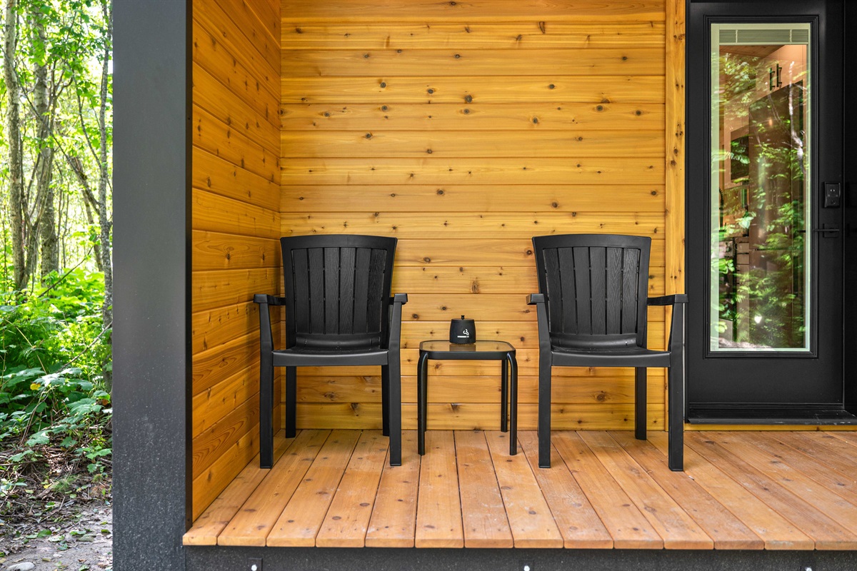 Cozy Deck space perfect for 2 persons