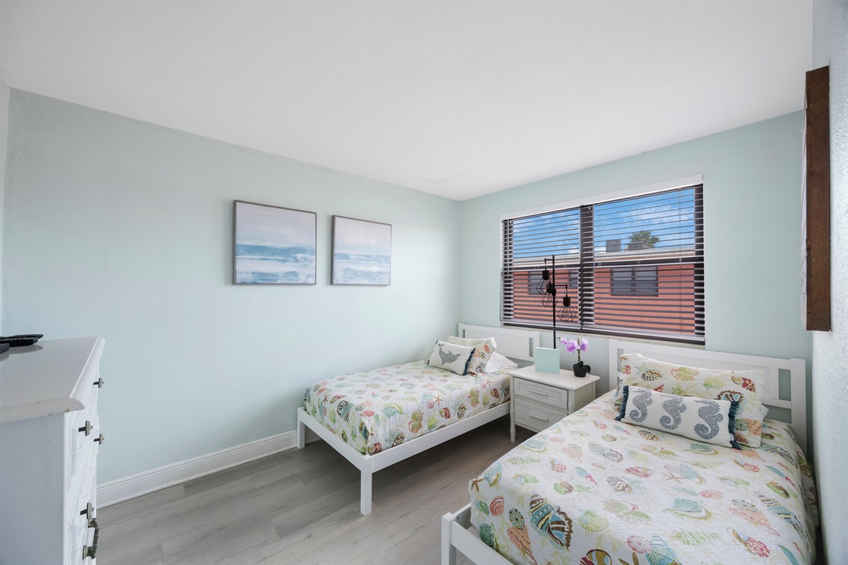 2nd Bedroom with Smart TV
