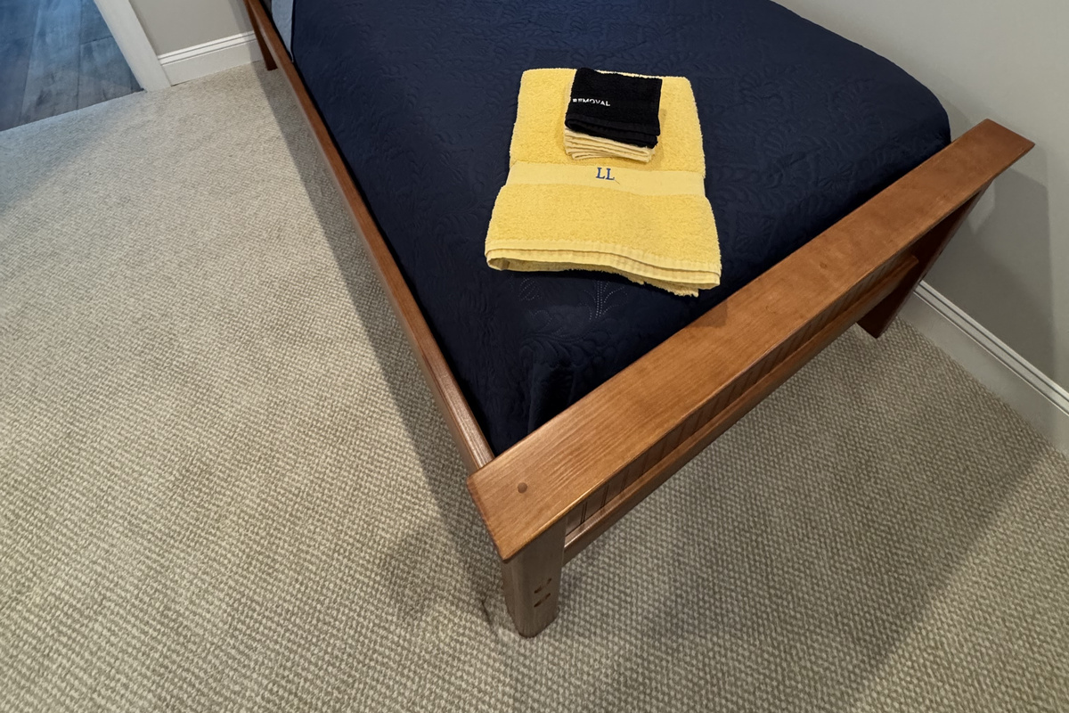 Large Bedroom with two single beds and Private Bathroom