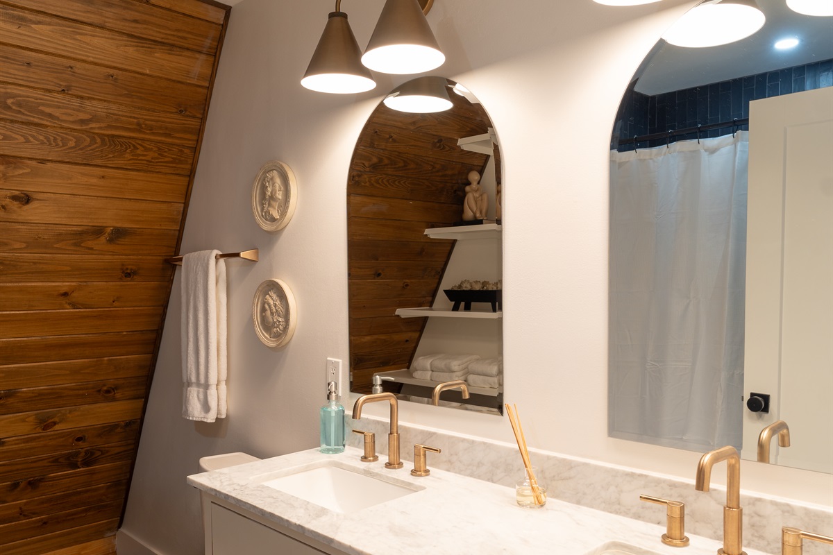 Comeback Downstairs Full Bathroom