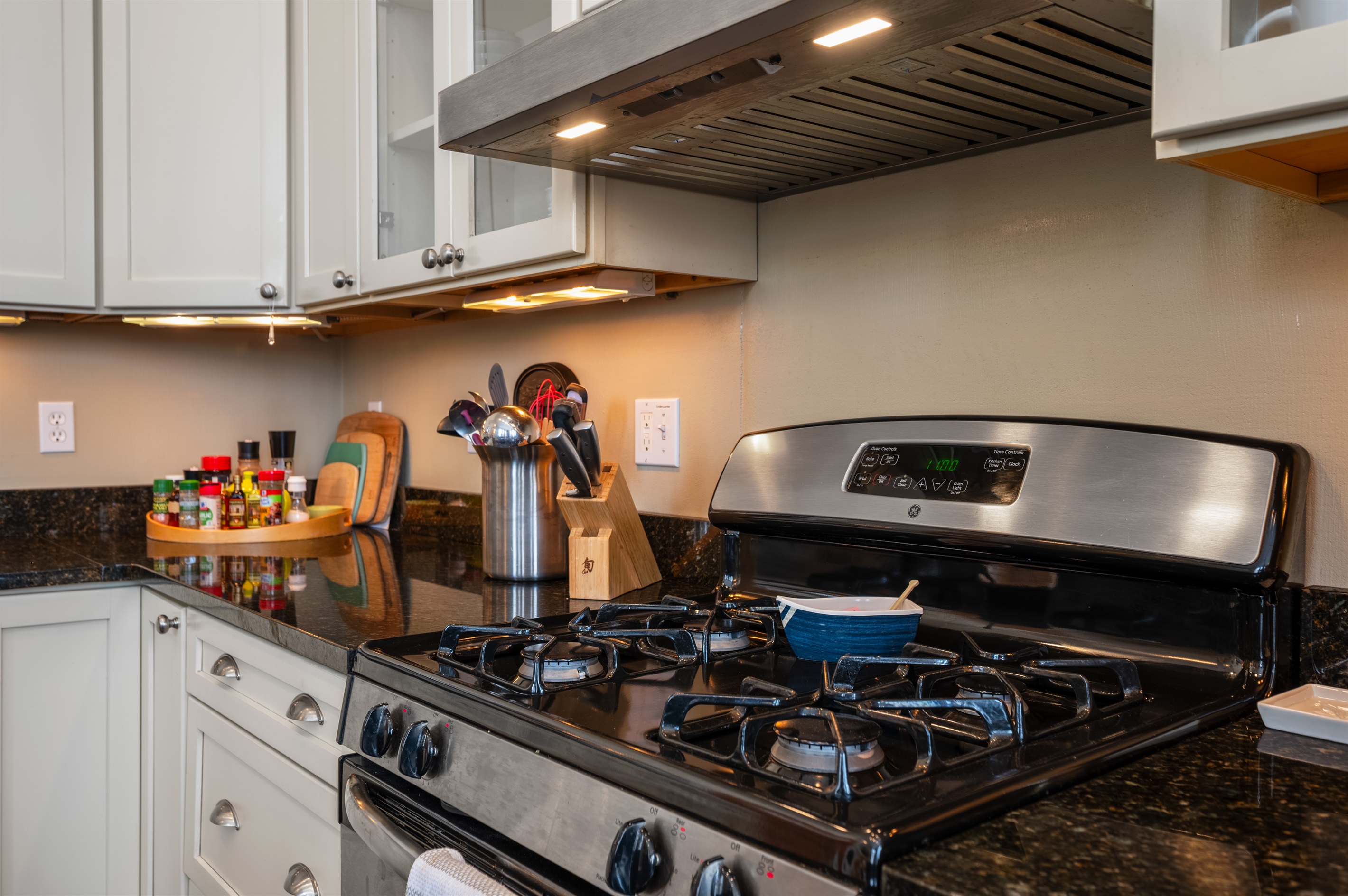 Gas Range and Kitchen Space