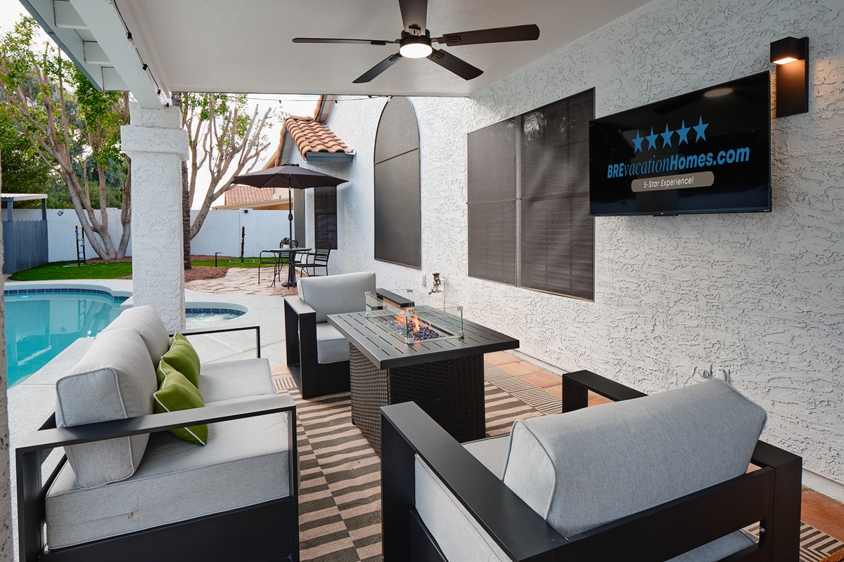 Outdoor Living: Smart TV + FireTable