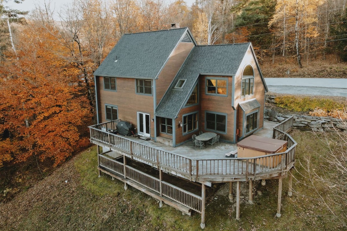 Exterior from the back in fall 