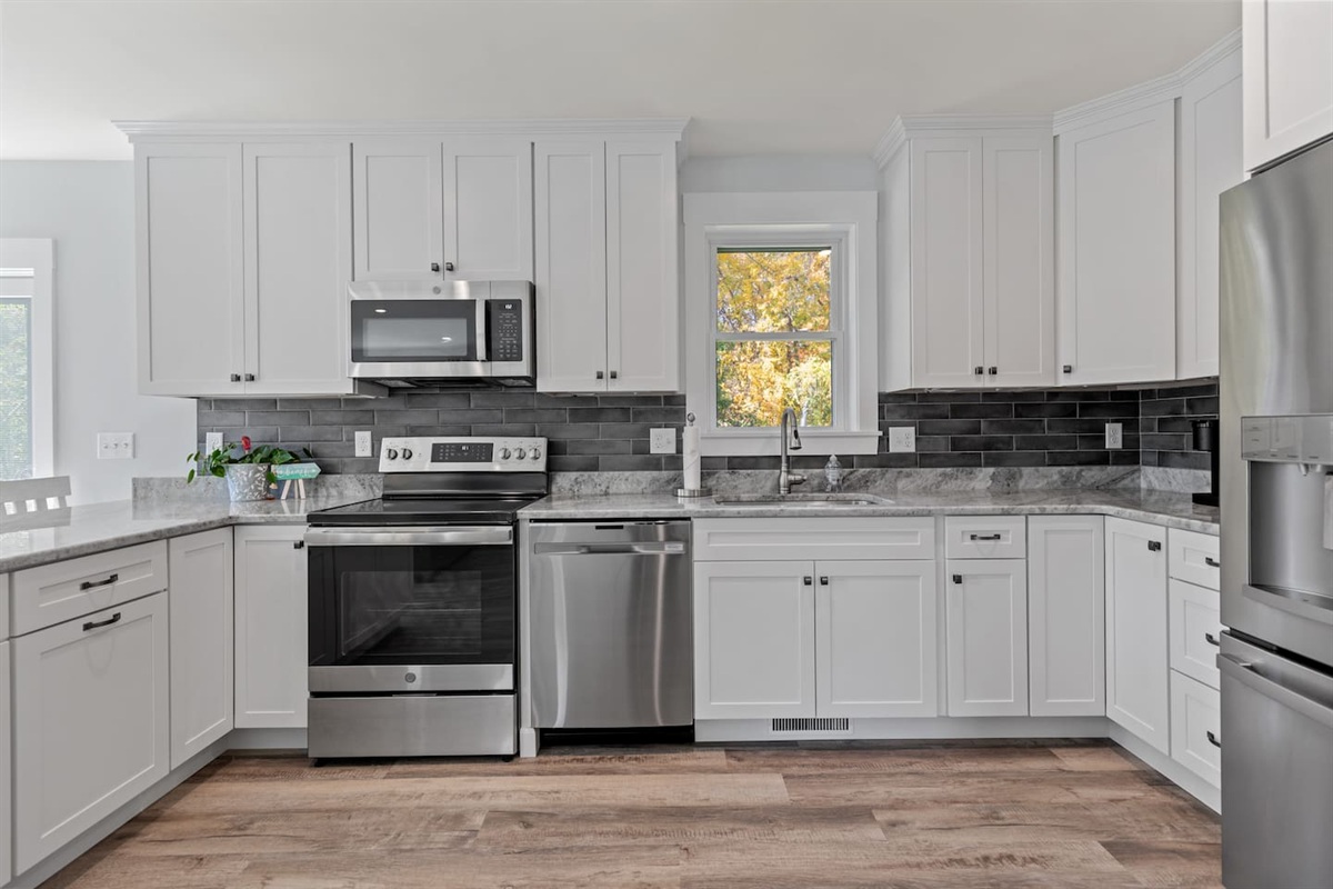 So much space to cook a whole seafood lobster bake!