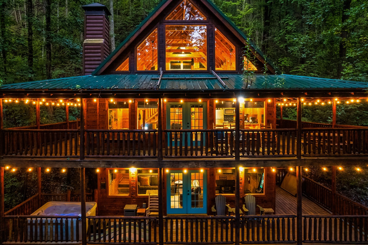 Charming cabin retreat surrounded by nature