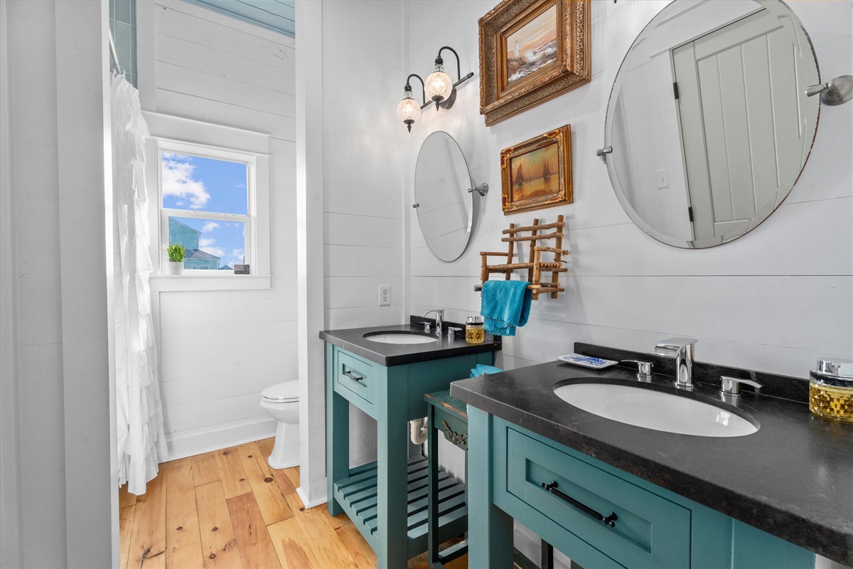 f883818d42d04e75bc6adac38c369add Large | Beachhouse | Texas | TX | Vacation Homes | Galveston | Crystal Beach | Kokomo | Breezy Days | Beachfront Elegance | Sunrise Serenity | Southern Sands Property Management, LLC