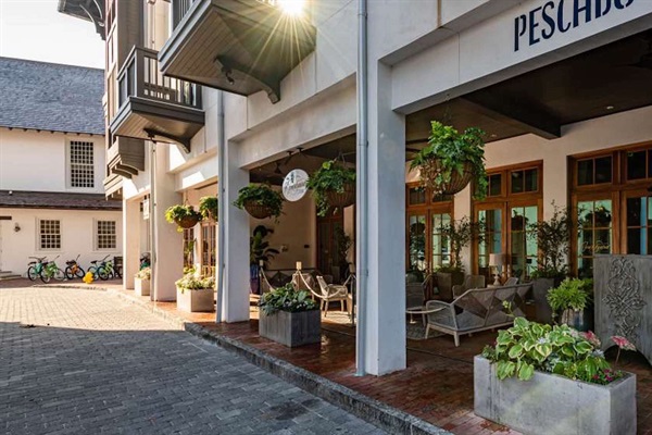 Enjoy creative cocktails, light bites, and live music downstairs at Pescado—same coastal flair, no reservation required, and a great way to ease into the night.