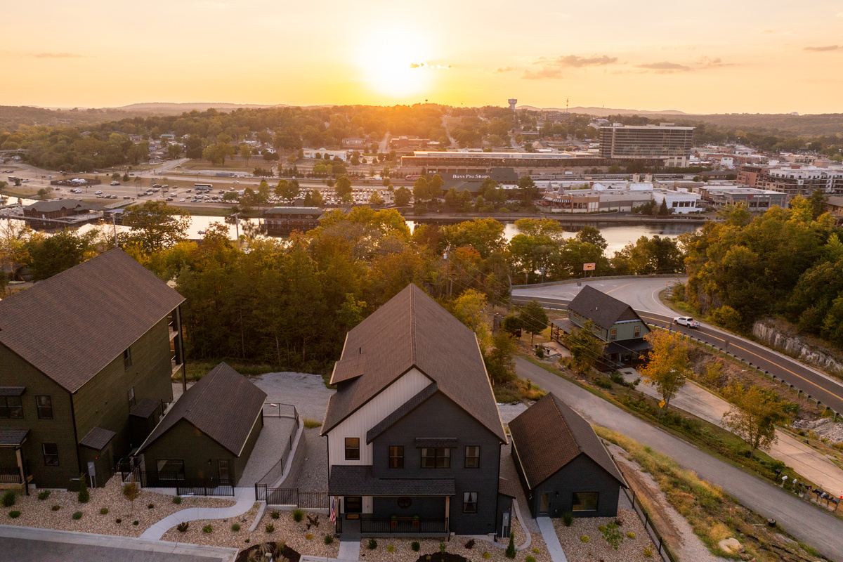 Aerial sunset view

Enchanted Landing sits above the city, giving you a beautiful elevated perspective as the sun sets over Branson.