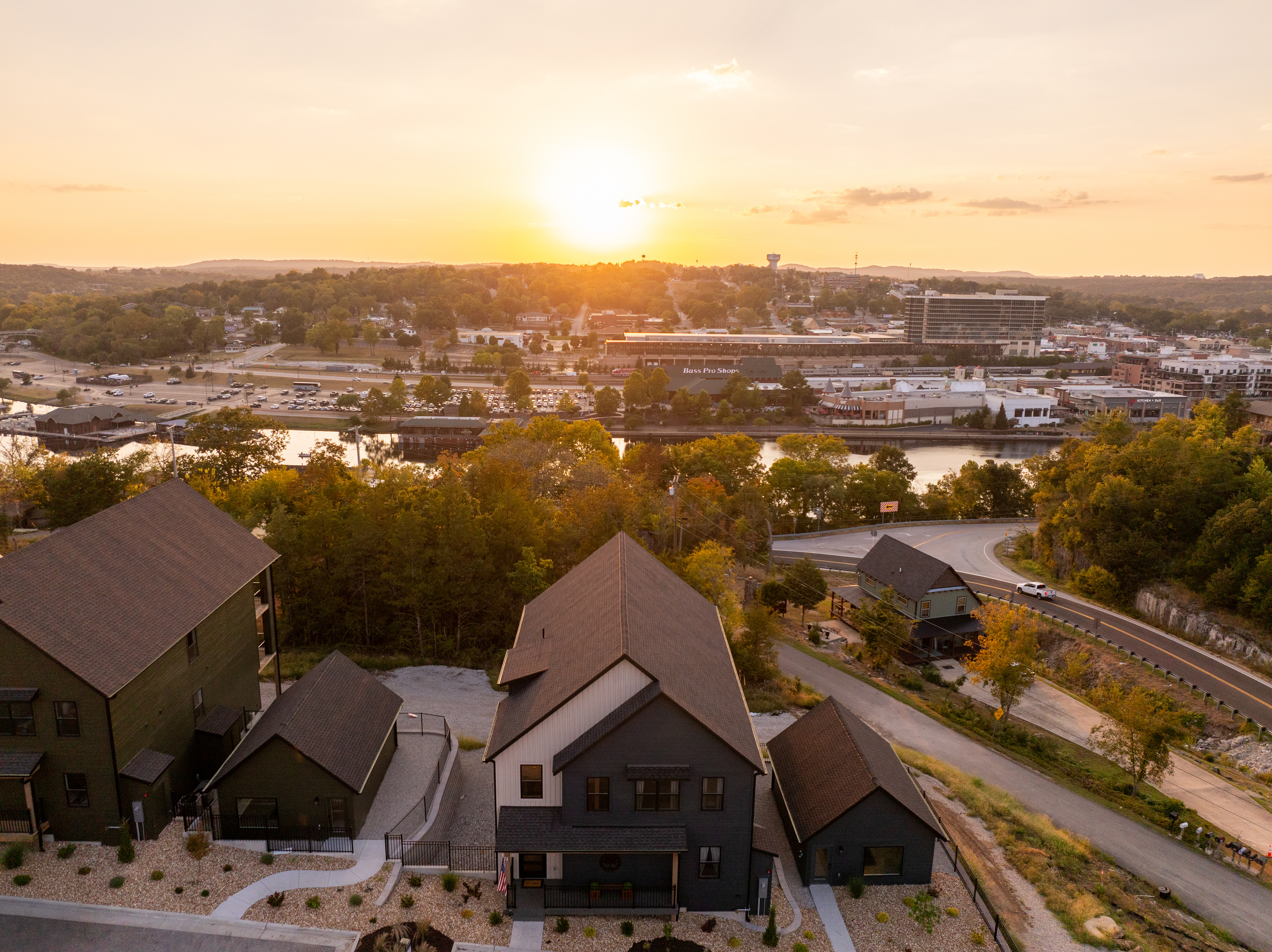 Aerial sunset view

Enchanted Landing sits above the city, giving you a beautiful elevated perspective as the sun sets over Branson.