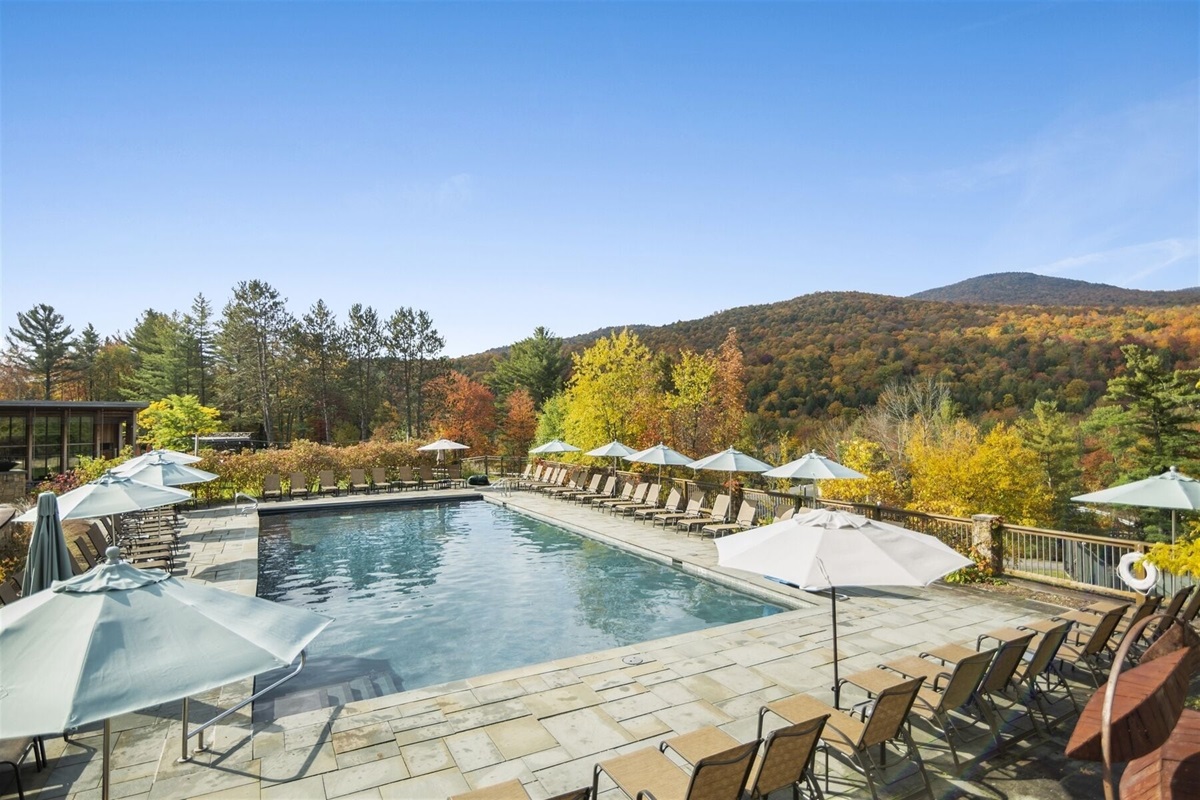Year Round Heated Outdoor Family Pool - COmplementary Access