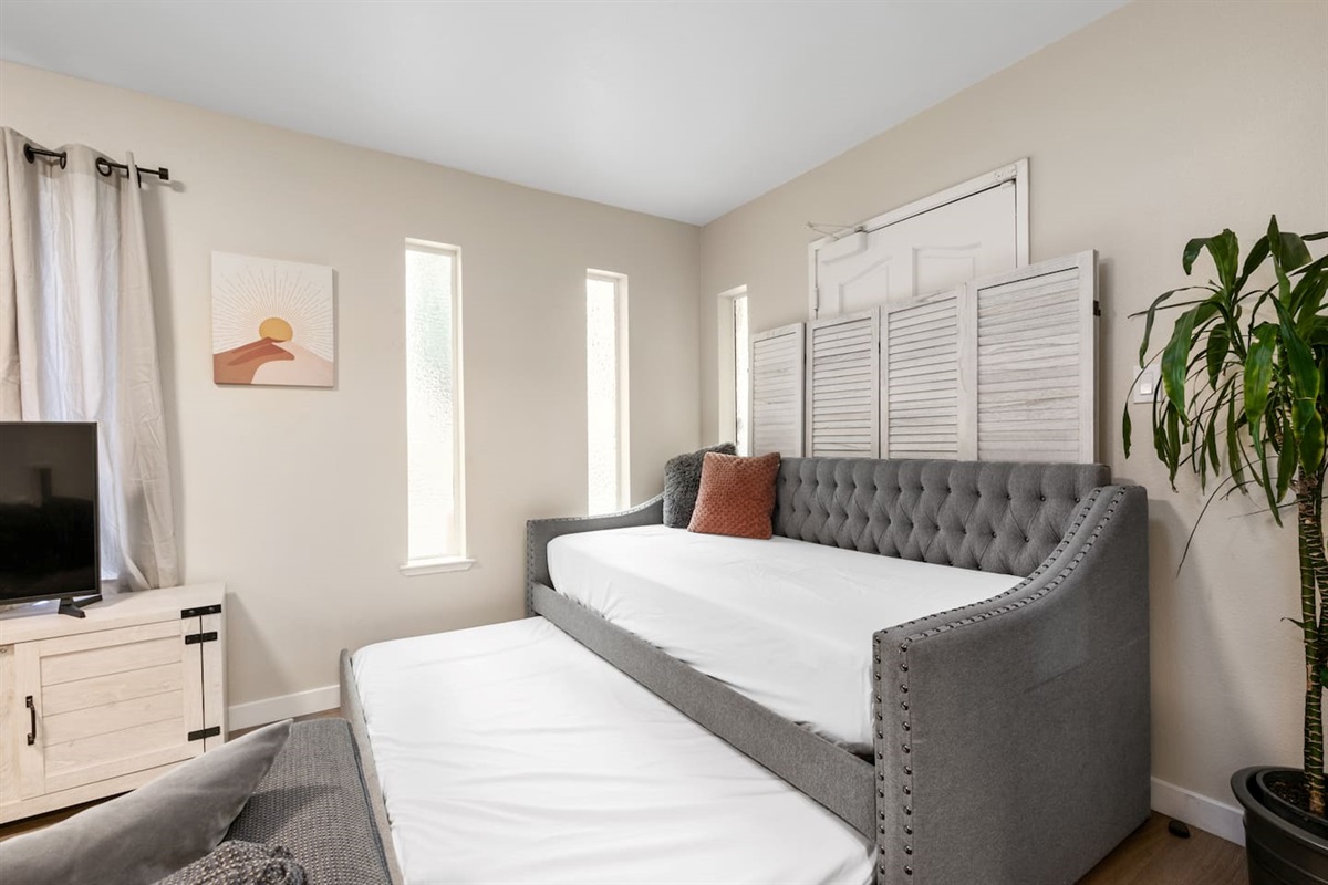 Twin Daybed with Trundle