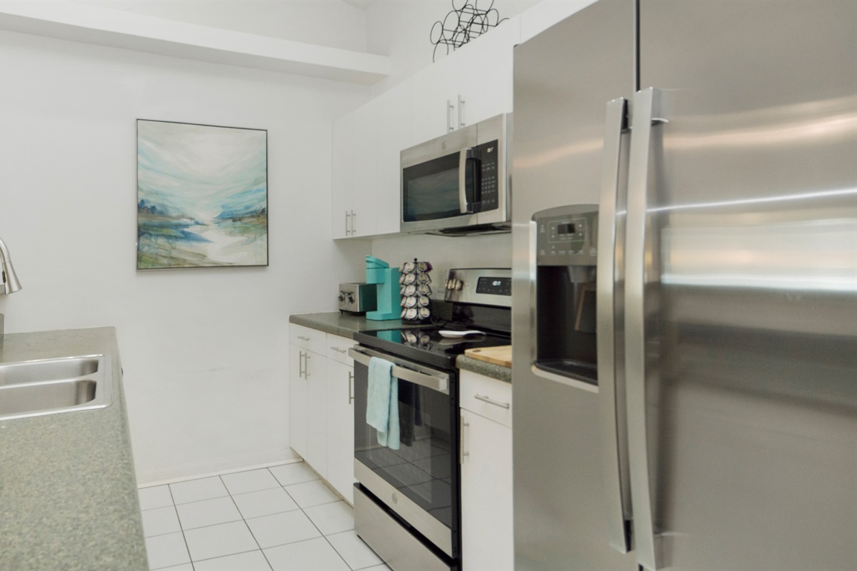 Kitchen with all the amenities to cook your next masterpiece.