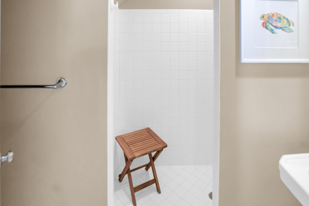 Full bath 1st floor.