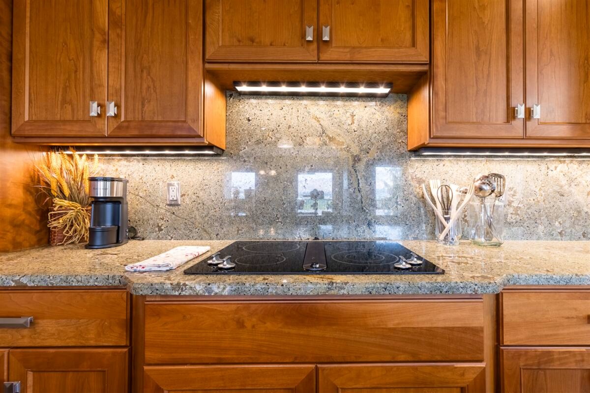 Spacious kitchen to make your favorite home cooked meals.