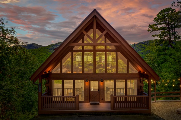 Arrive with ease—flat parking for 4 and one step to the porch, plus incredible views throughout the cabin.
