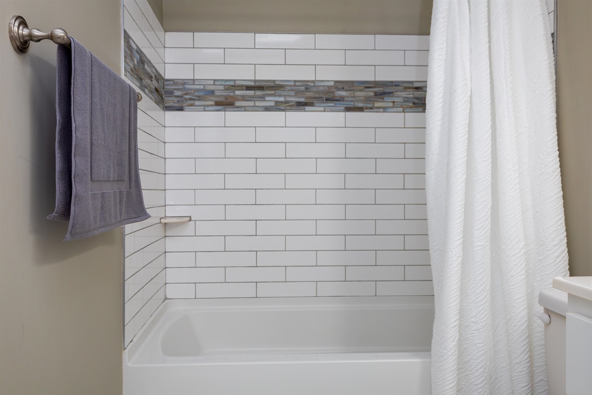 Tile shower/bath