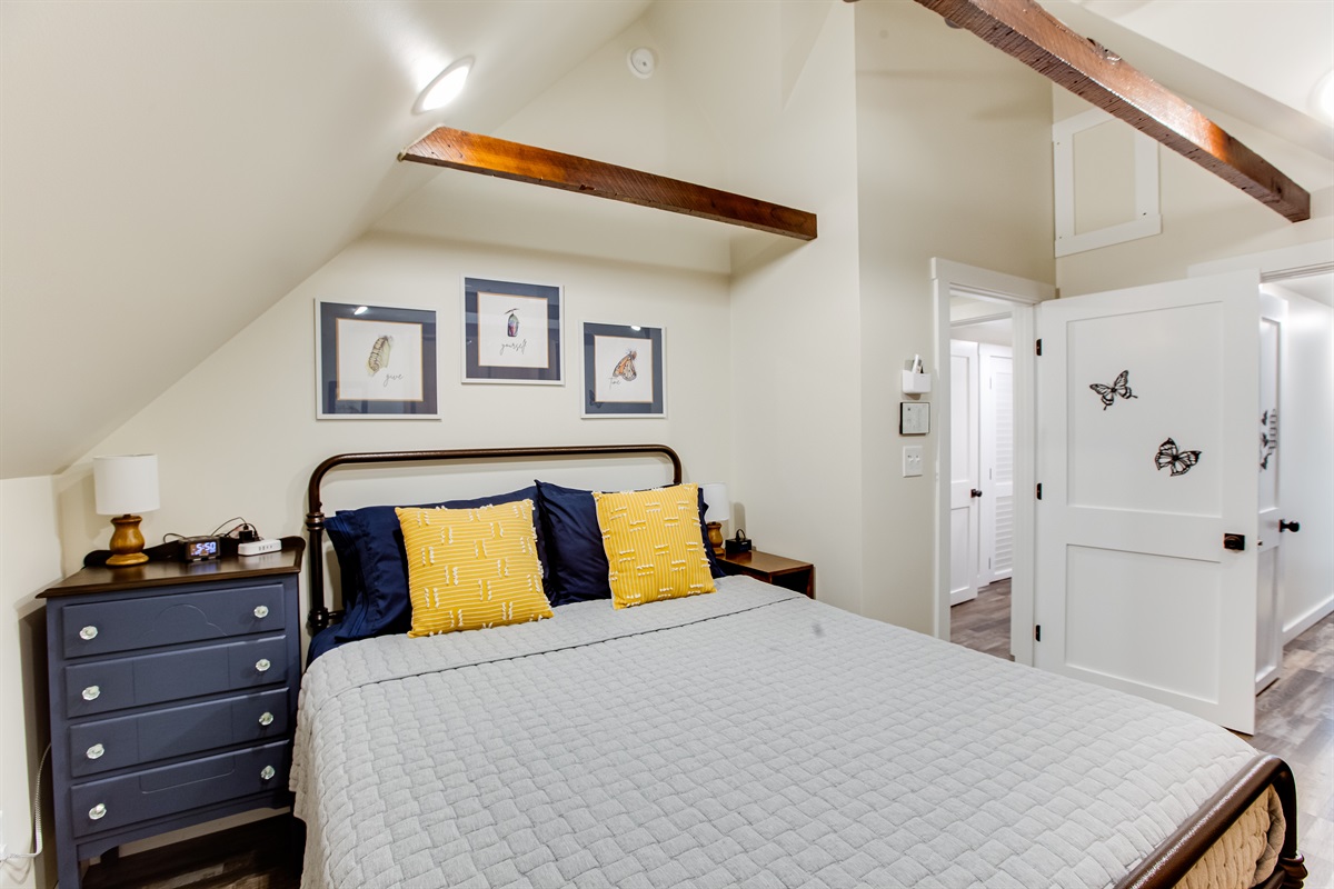 Bedroom 3 (butterfly room): Queen bed plus walk in closet with crib and desk