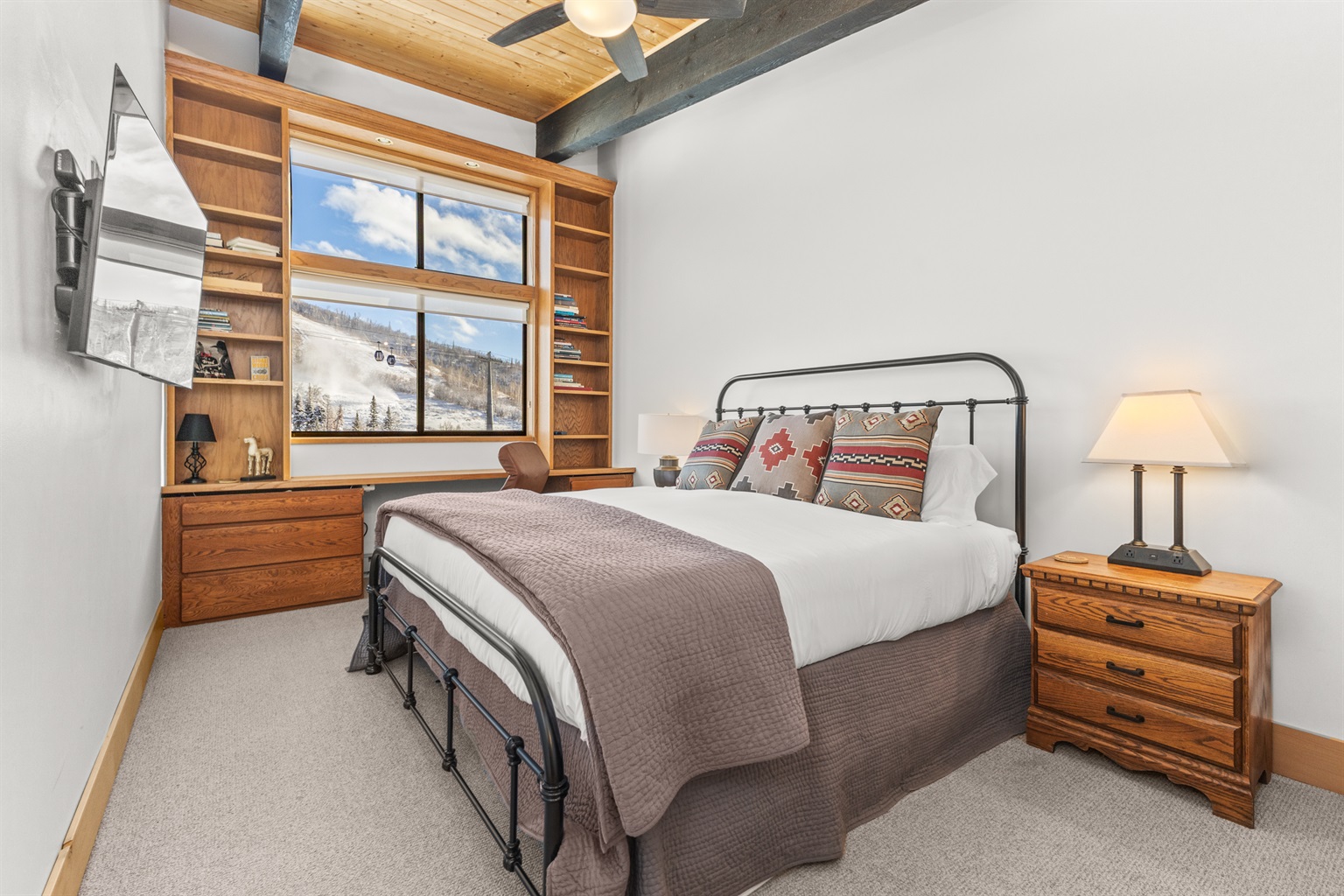 Ensuite Bedroom  1 | King Size Bed