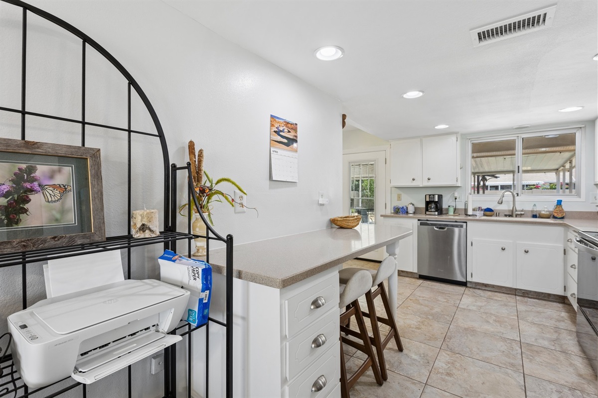 Tranquil Sun City West Stay | Bright 2BR Home — Tranquil Sun City West Stay | Bright 2BR Home w/ Communal Pool, Sun City West, Arizona — photo 5