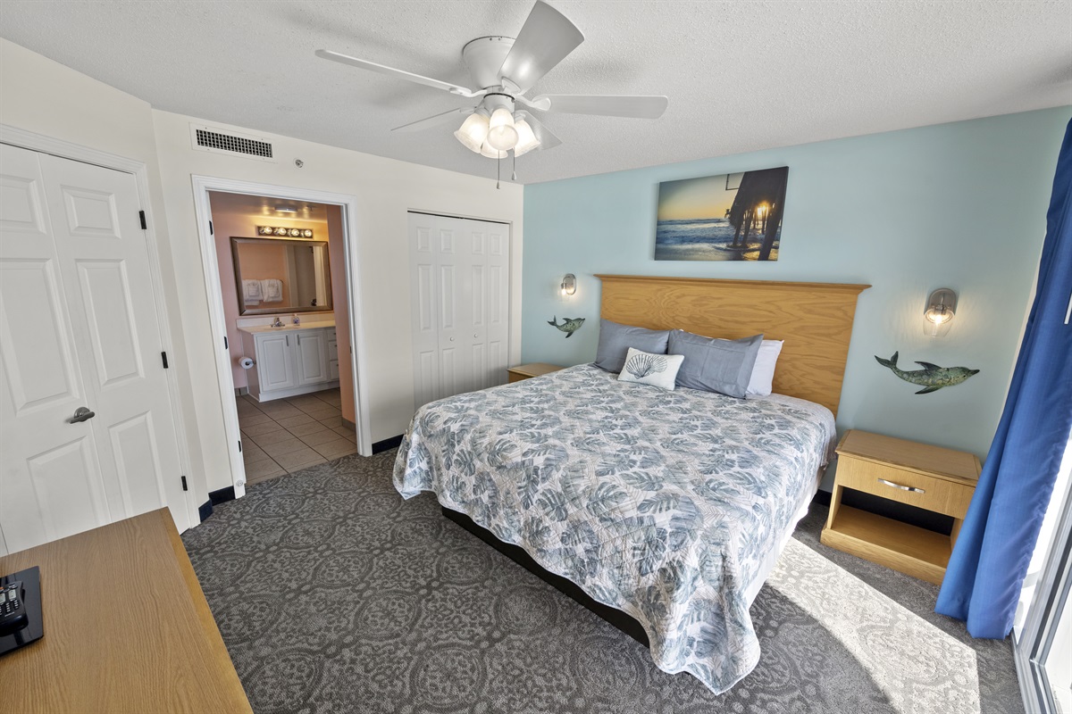 King Bed in Main Bedroom