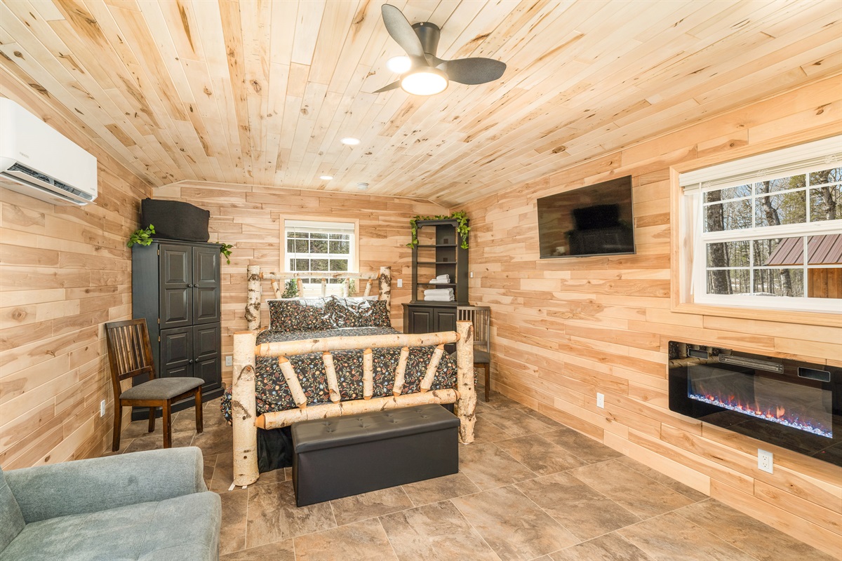 Ridge Cabin - Queen Bed