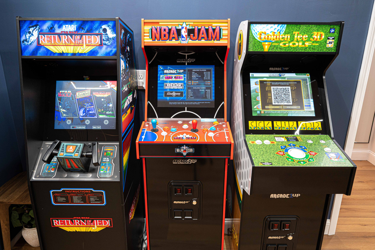 Challenge your crew to classic arcade battles.