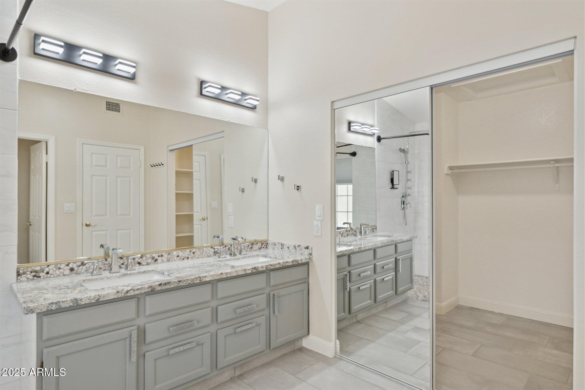 En-Suite Master Bathroom