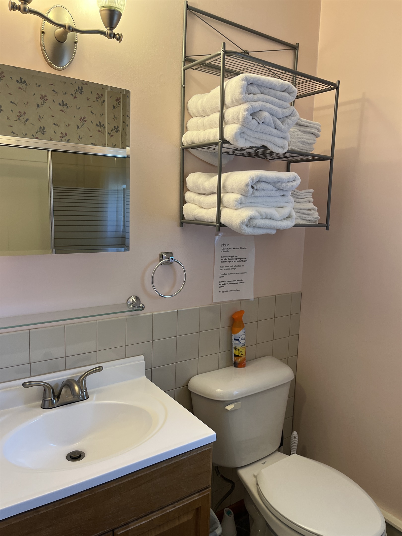1st floor bath off hallway
