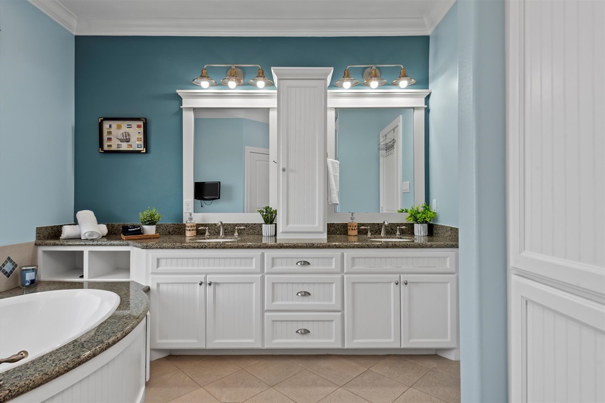 f9046d96b6d54816b50f2064468d576f Large | Beachhouse | Texas | TX | Vacation Homes | Galveston | Crystal Beach | Kokomo | Breezy Days | Beachfront Elegance | Sunrise Serenity | Southern Sands Property Management, LLC