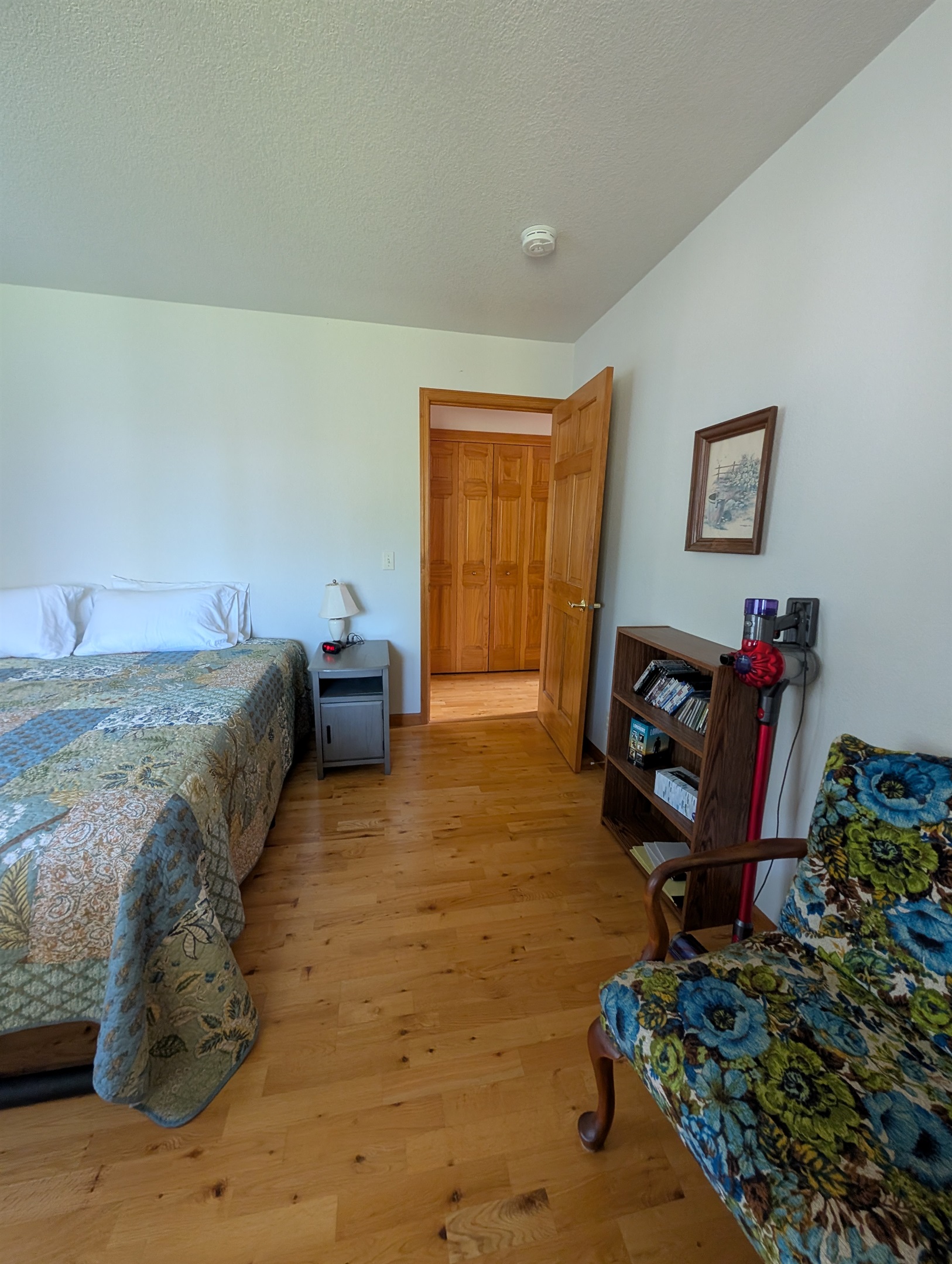 Main Floor King Bedroom