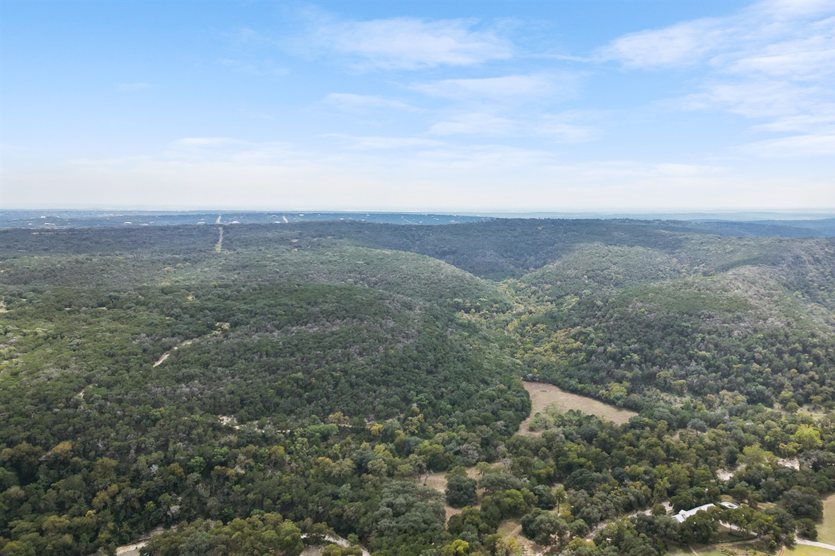 Close to Canyon Lake, Gruene, and music venues