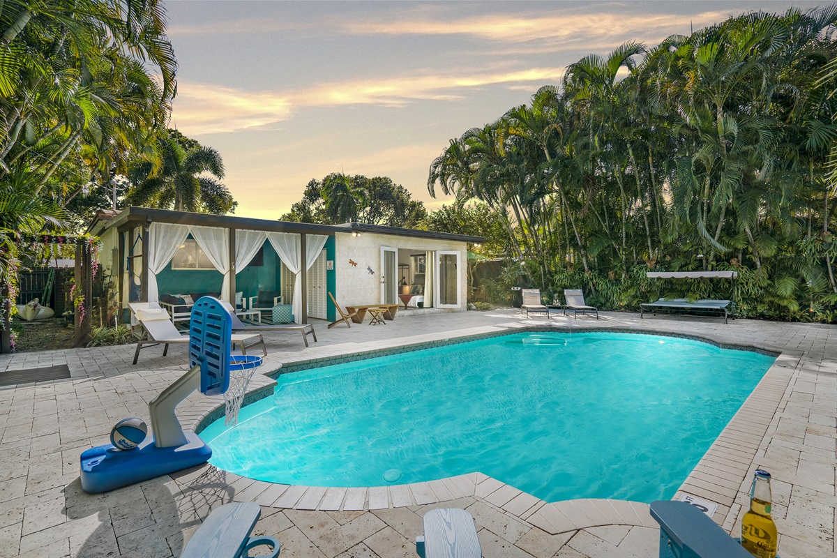 Swimming pool