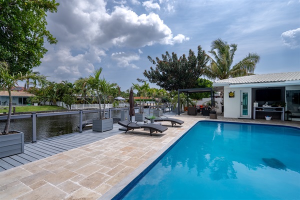 Luxury heated pool with private waterfront canal views