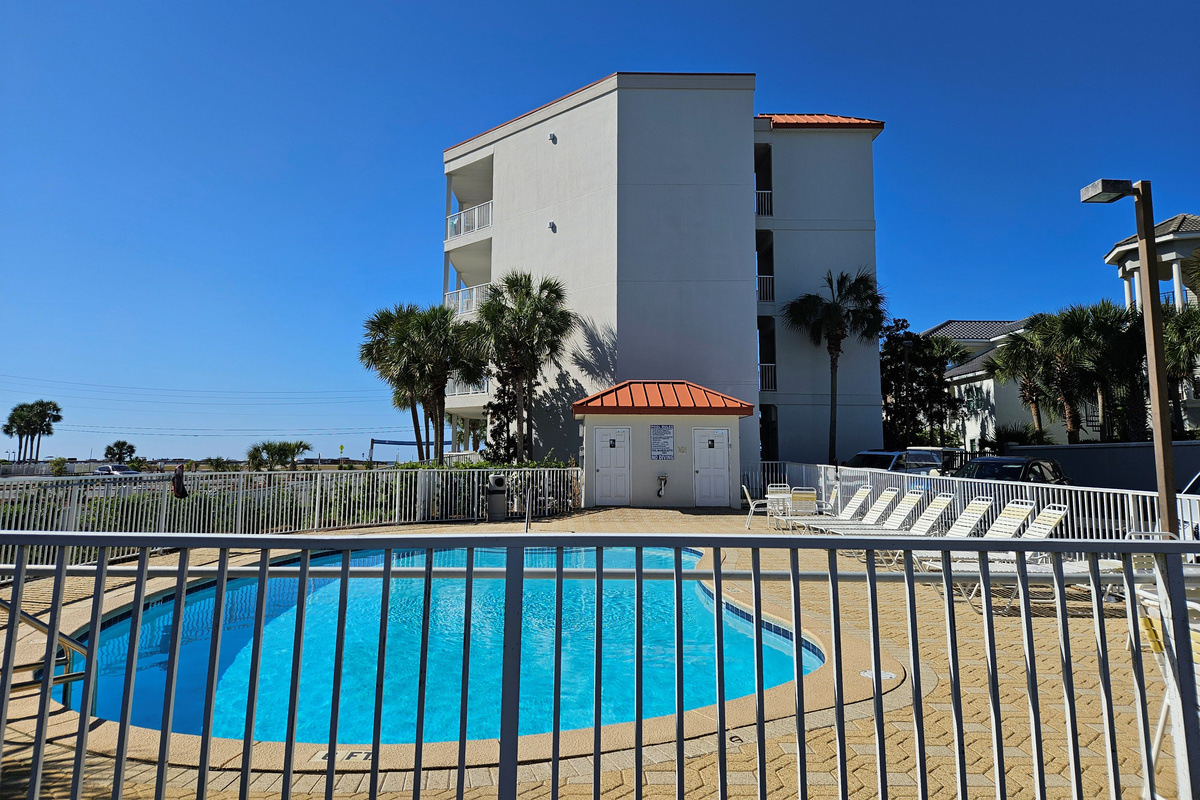 Community pool