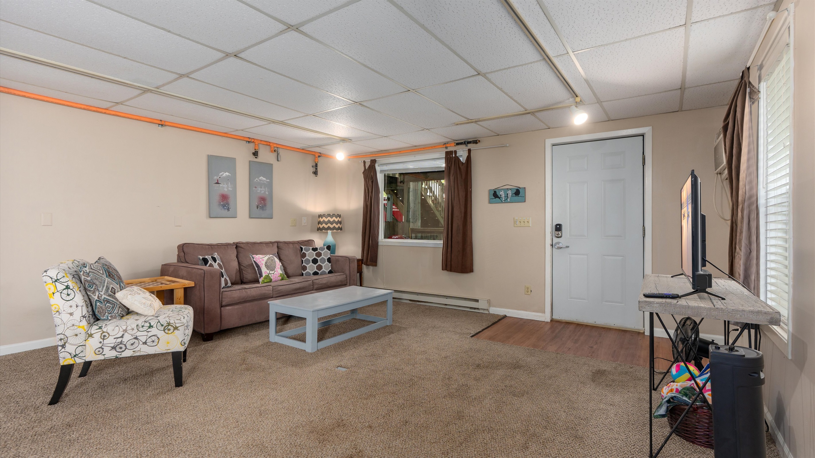 Need extra sleeping areas? The sofa is a queen-pull out sofa bed.