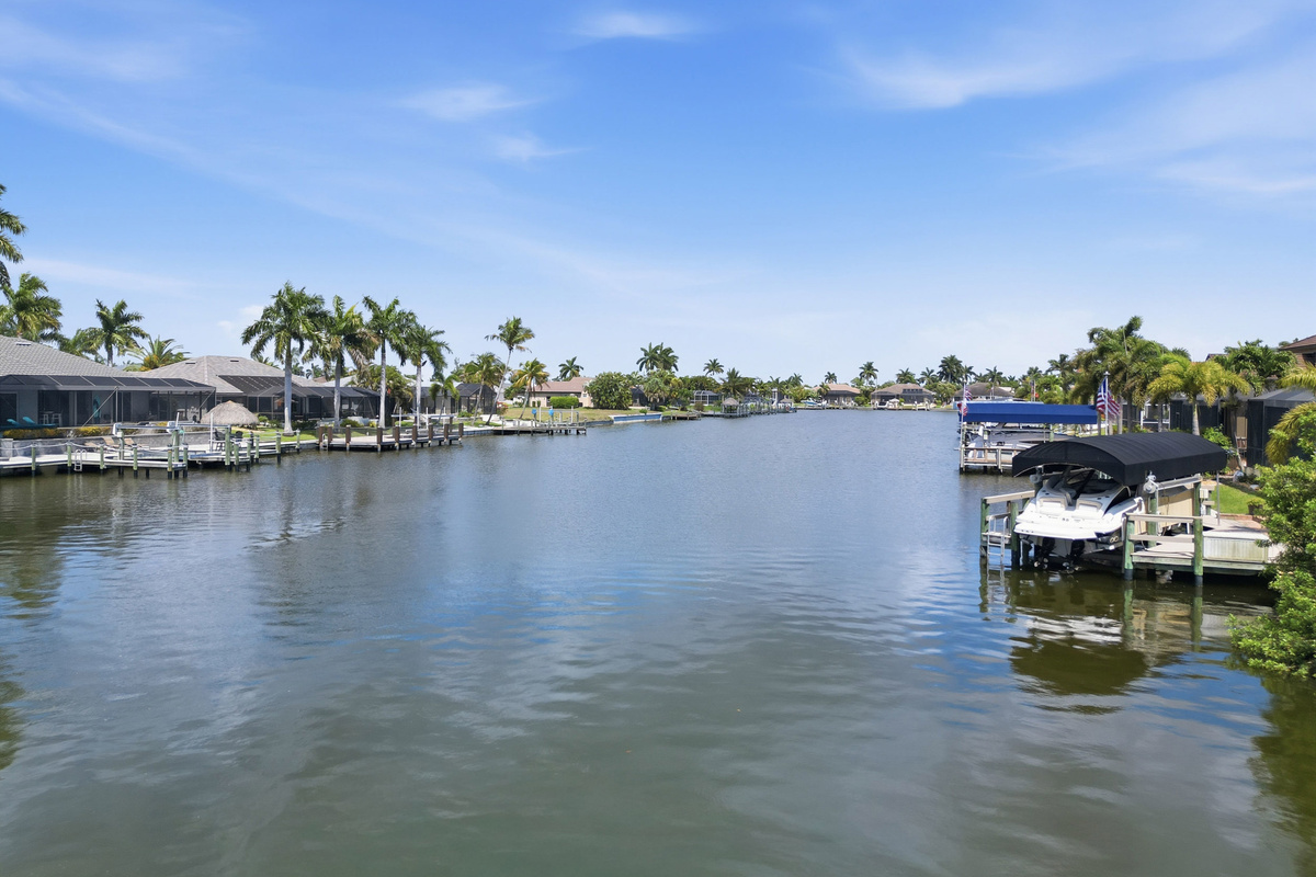 Large, wide canal with great fishing.