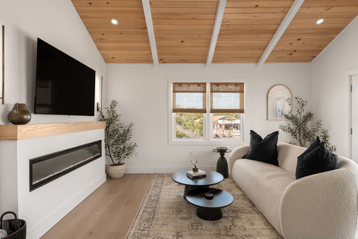 Living Room w/Fireplace