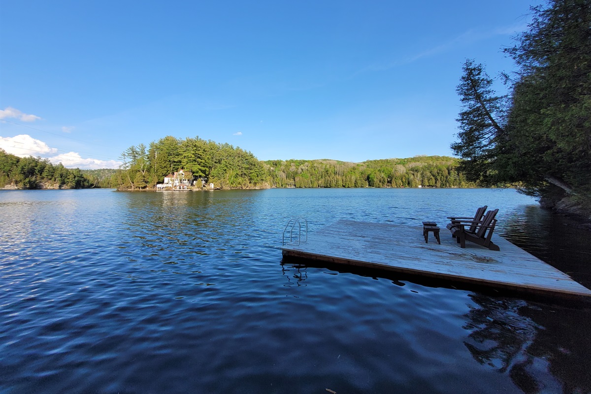 Lac St Pierre and cottages on opposite shore