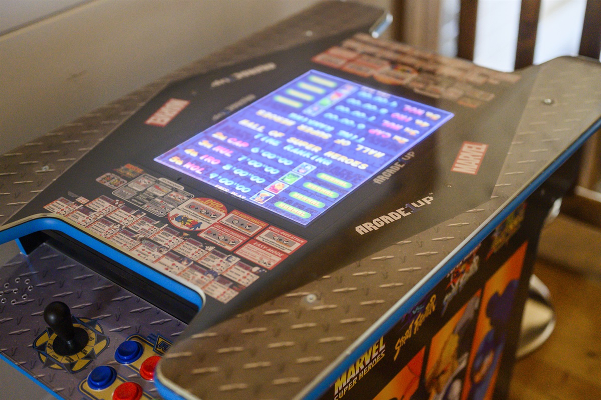 Step back in time and relive the excitement with our Marvel arcade game - where heroes come to life in every pixel