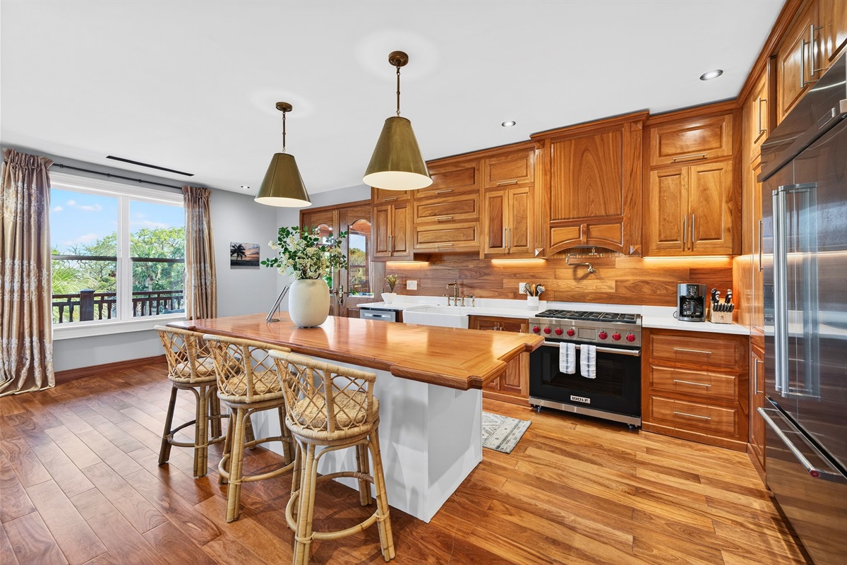 Kitchen | Rosewood Retreat | 2605 Palm Blvd, Isle of Palms, SC | IOP Escapes